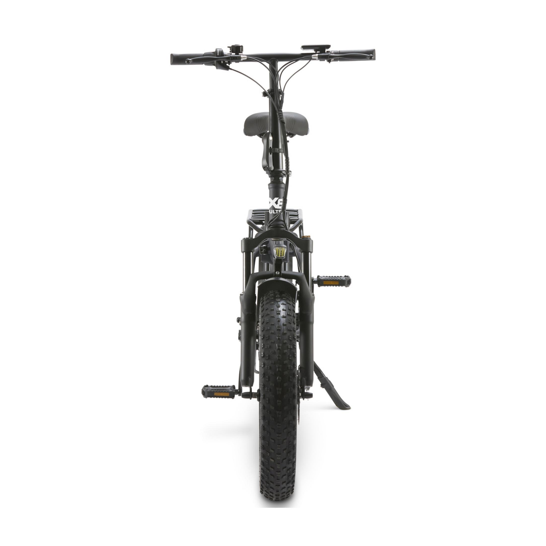 Bici elettrica nera con pneumatici larghi, faro anteriore e sospensioni.