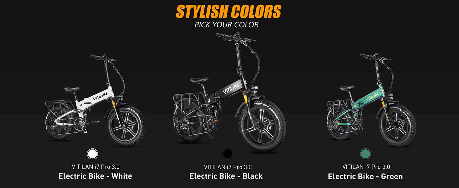 Tre bici elettriche una accanto all'altra: bianca, nera e verde. Sono pieghevoli.
