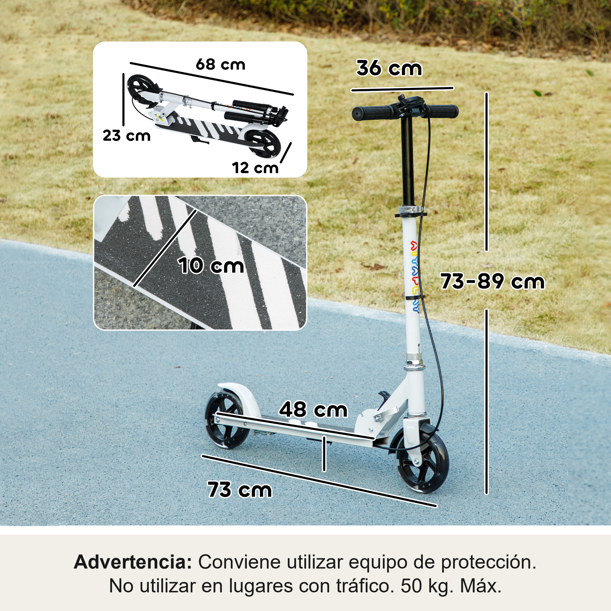 Un patinete blanco con dimensiones mostradas en una acera.