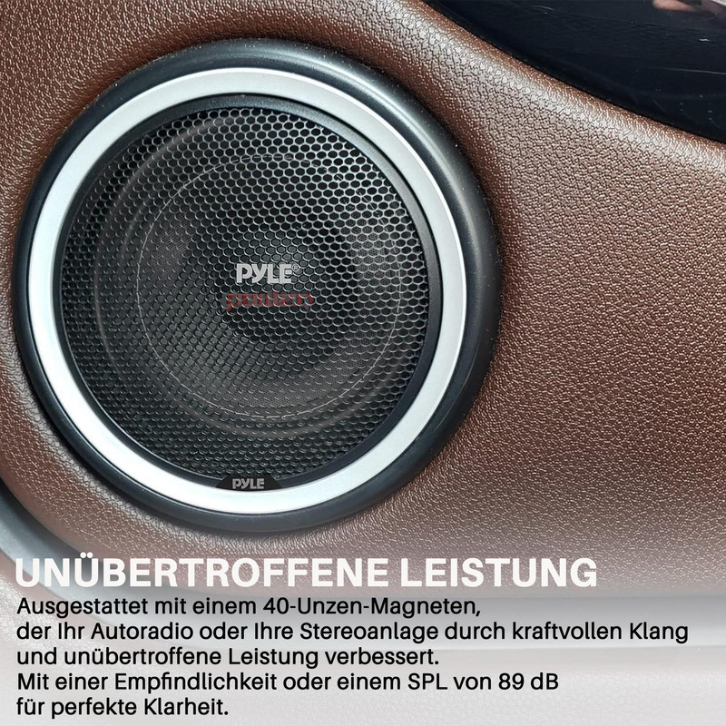 Nahaufnahme eines braunen Autotür-Lautsprechers mit silbernem Ring.