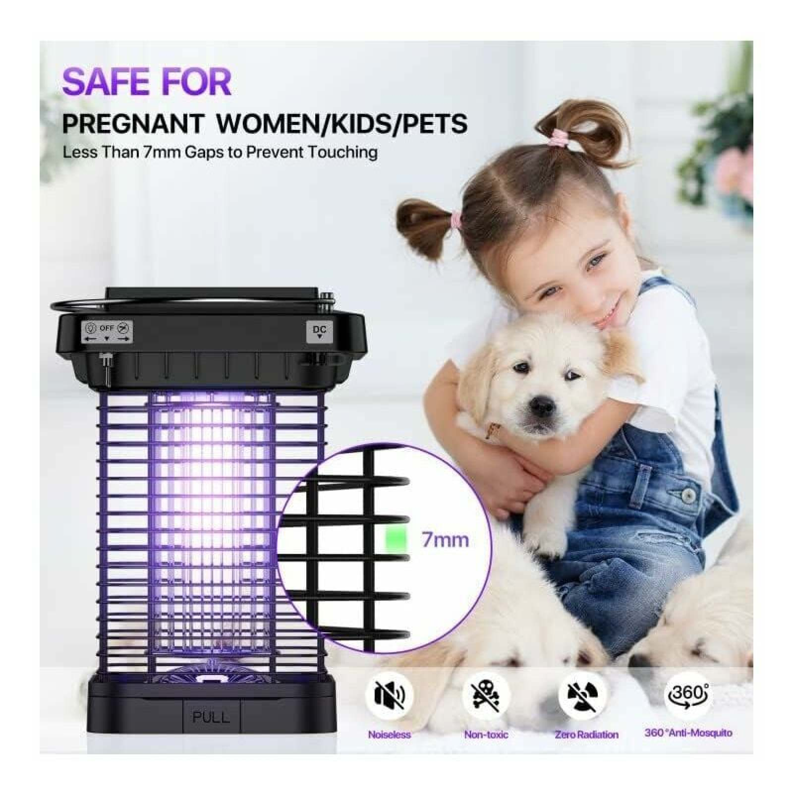 Kind umarmt Welpen neben einem Insektenvernichter mit lila Licht.