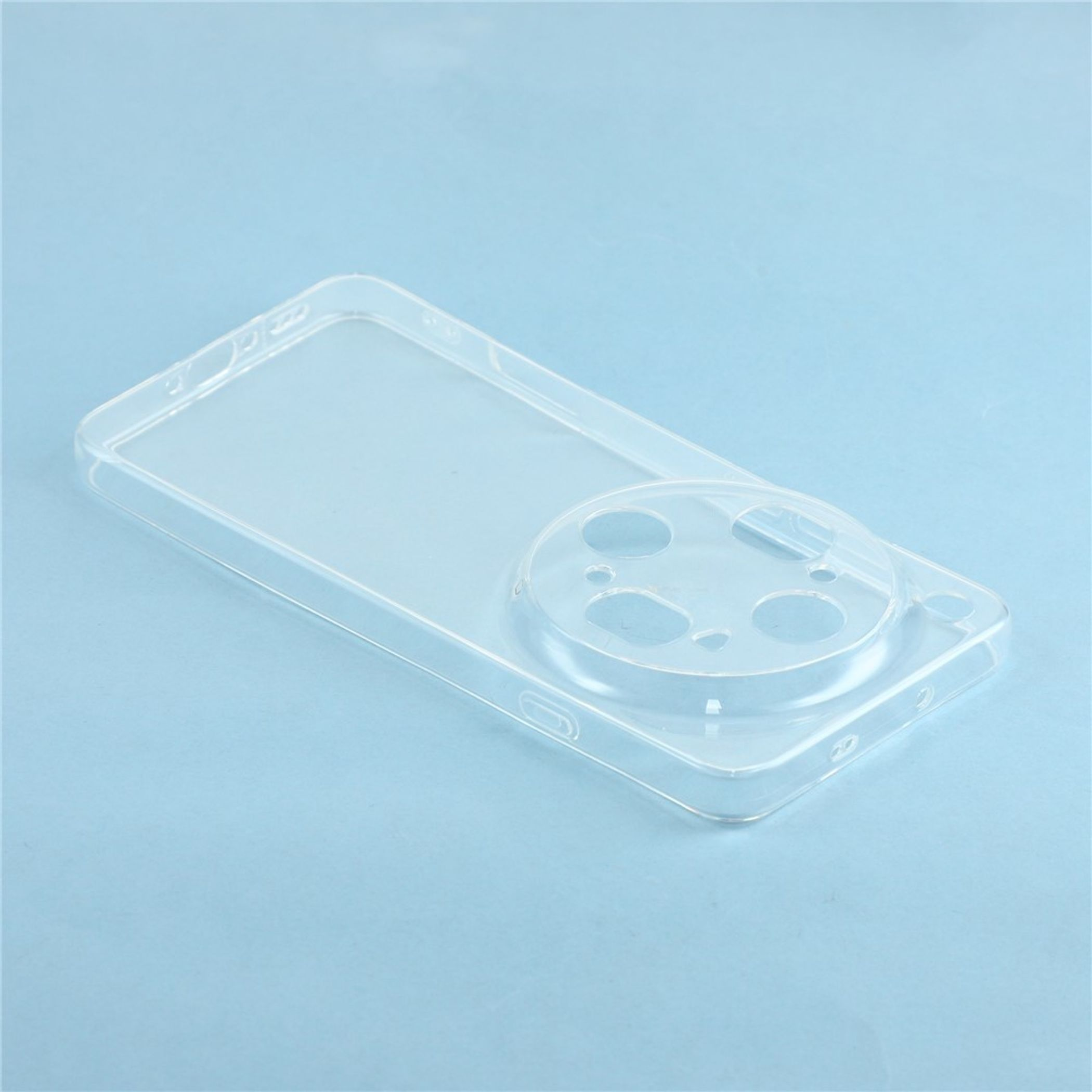 Transparente Handyhülle mit Aussparungen für Kamera und Knöpfe.