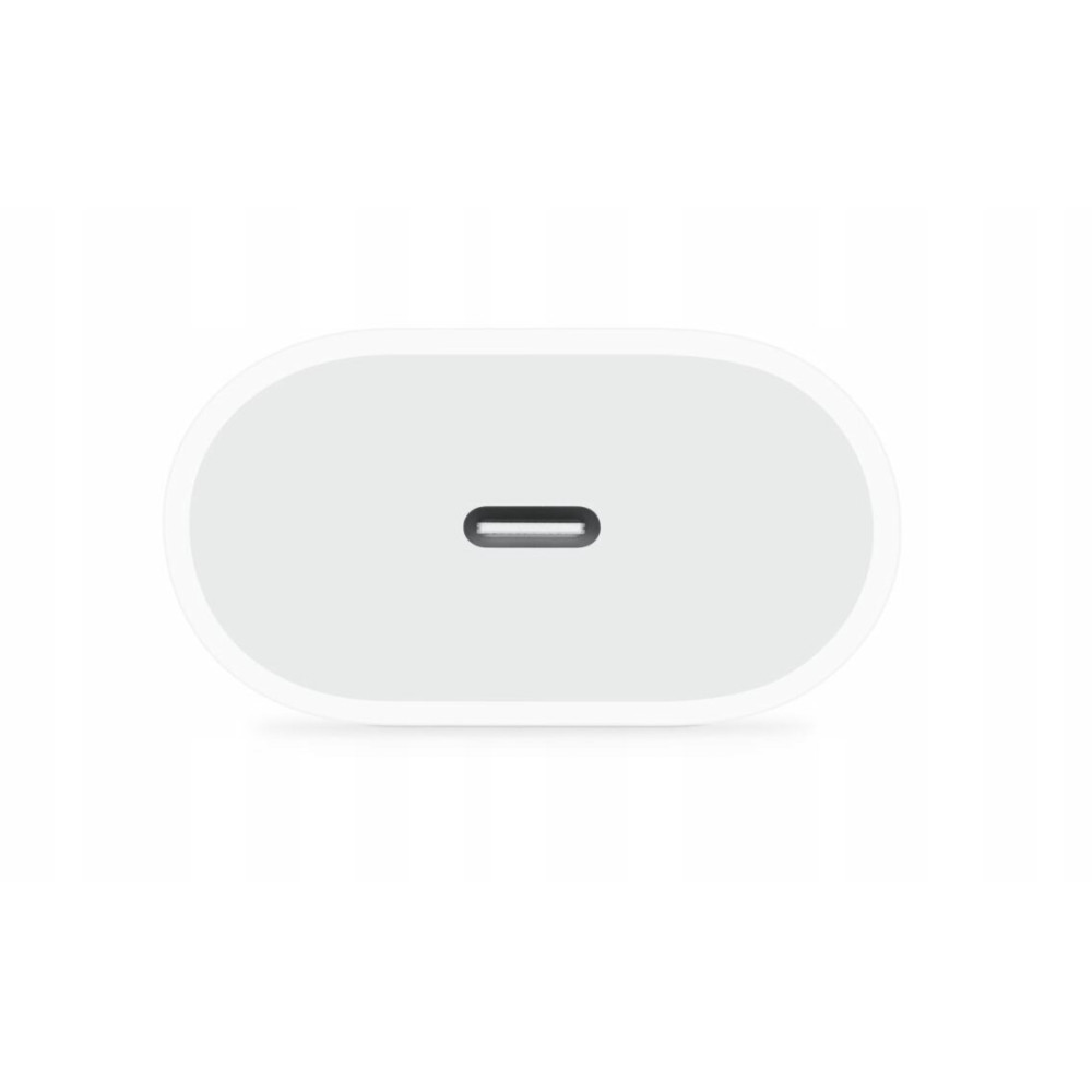 Biały port USB-C na białym tle.