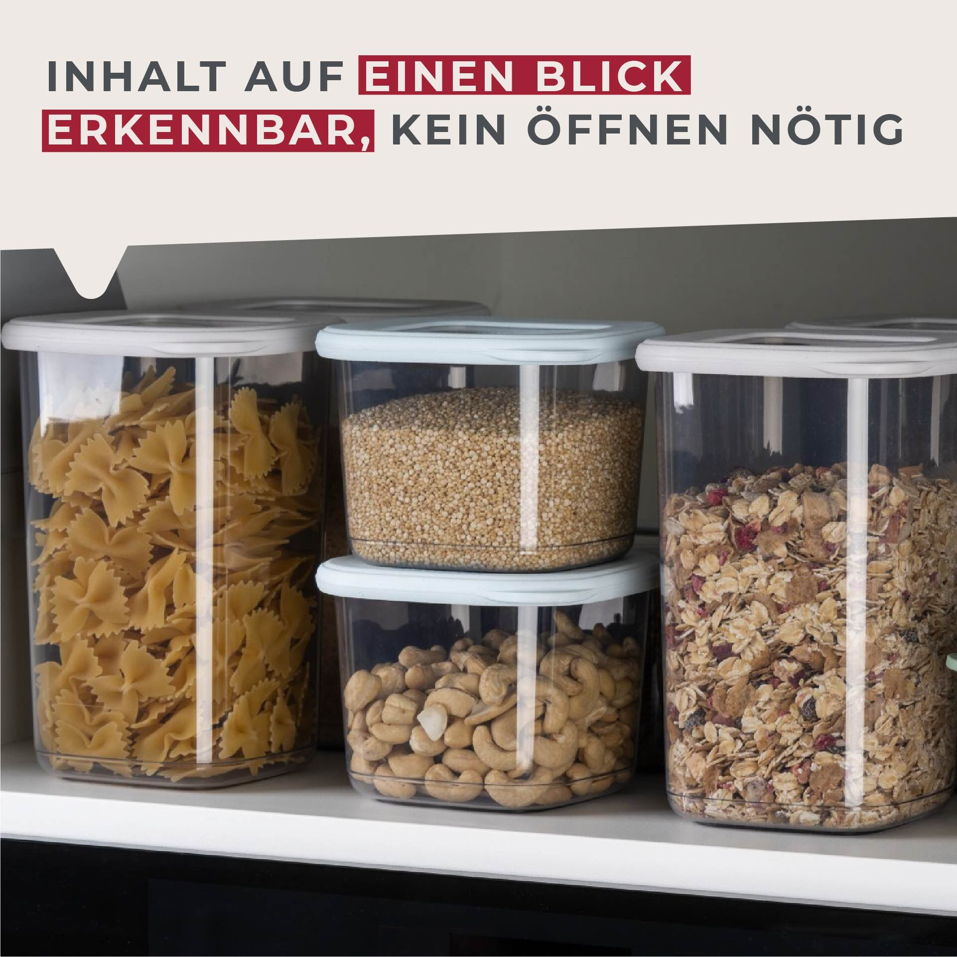 Contenants de stockage avec pâtes, céréales, noix de cajou et quinoa.