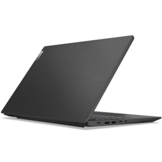 Un portátil cerrado y oscuro sobre fondo blanco, con el logo de Lenovo a la izquierda.
