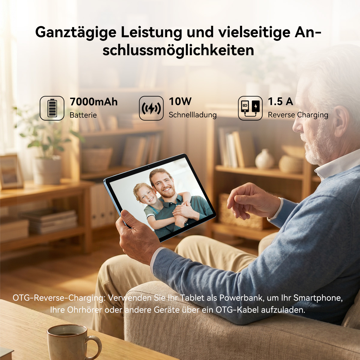 Mann hält Tablet mit Familie, 7000mAh Akku, 10W Schnellladung, 1.5A Reverse Charging.