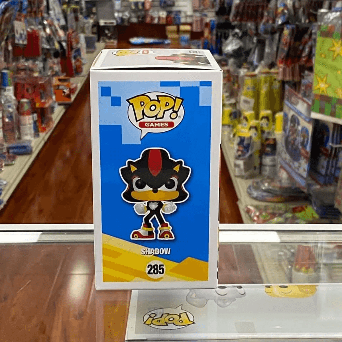 Figura Funko Pop! de Shadow el Erizo, número 285, en su caja.