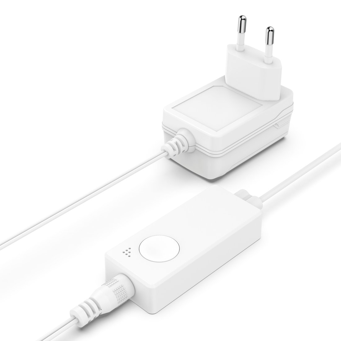 Adattatore di alimentazione bianco con spina europea e scatola telecomando.
