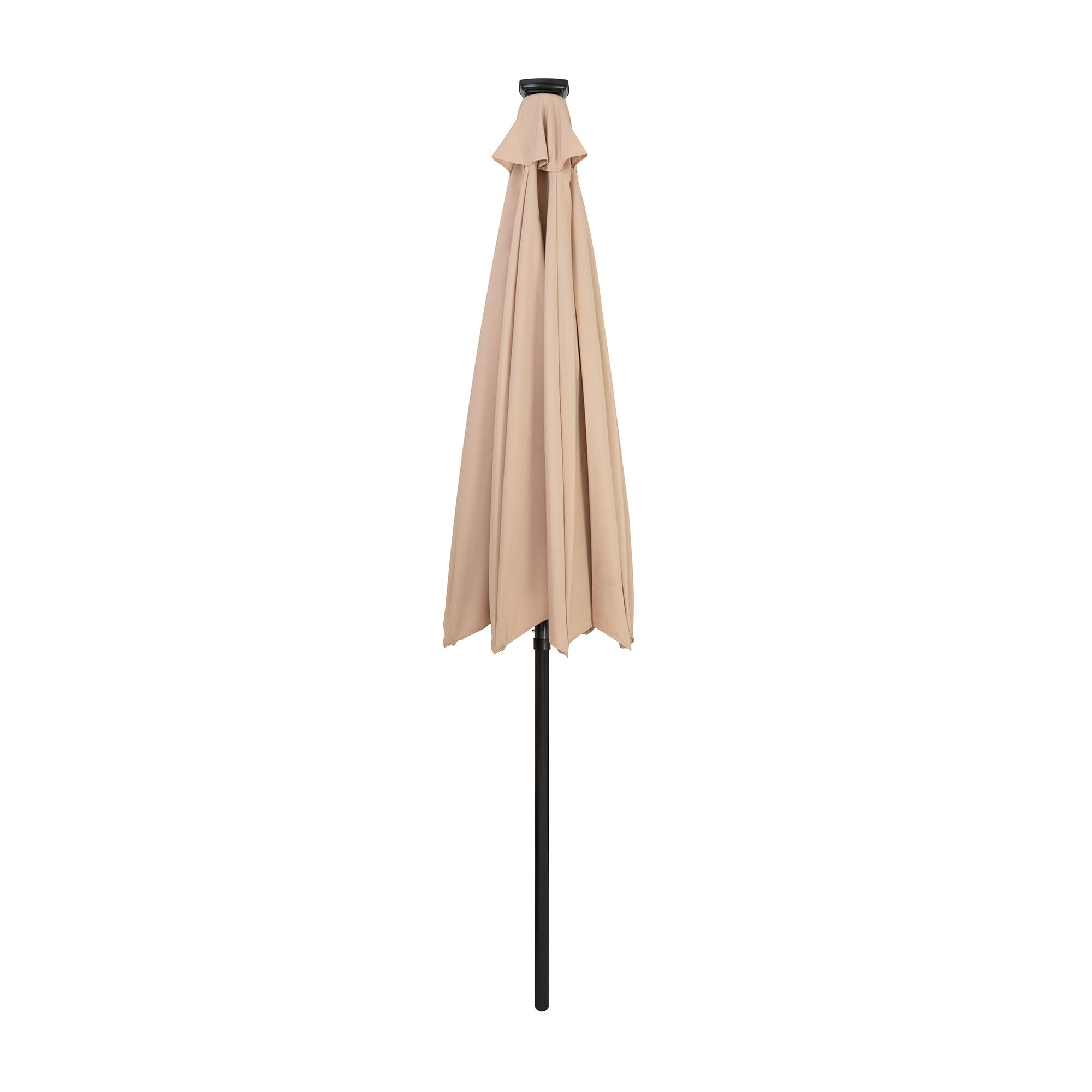 Sombrilla de patio cerrada, color crema, con poste negro, aislada sobre blanco.