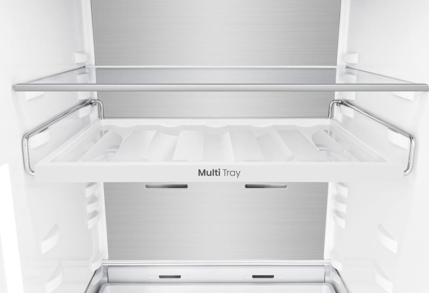 Interno vuoto di frigorifero con ripiano in vetro e cassetto "Multi Tray".