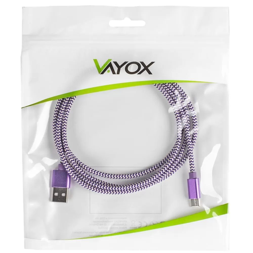 Ein violetter USB-zu-Micro-USB-Ladekabel mit Zickzackmuster in einer Verpackung.