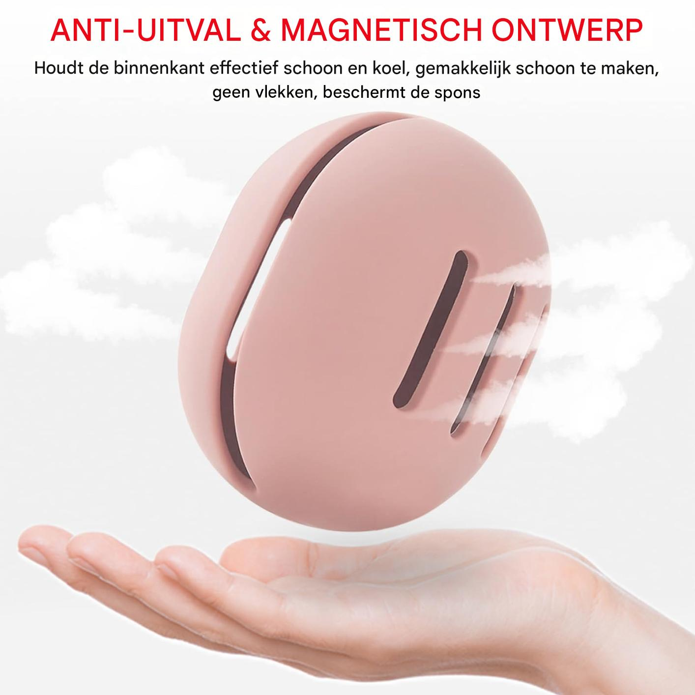 Ein rosafarbener schwammhalter wird über einer hand gehalten. Dampf steigt auf.