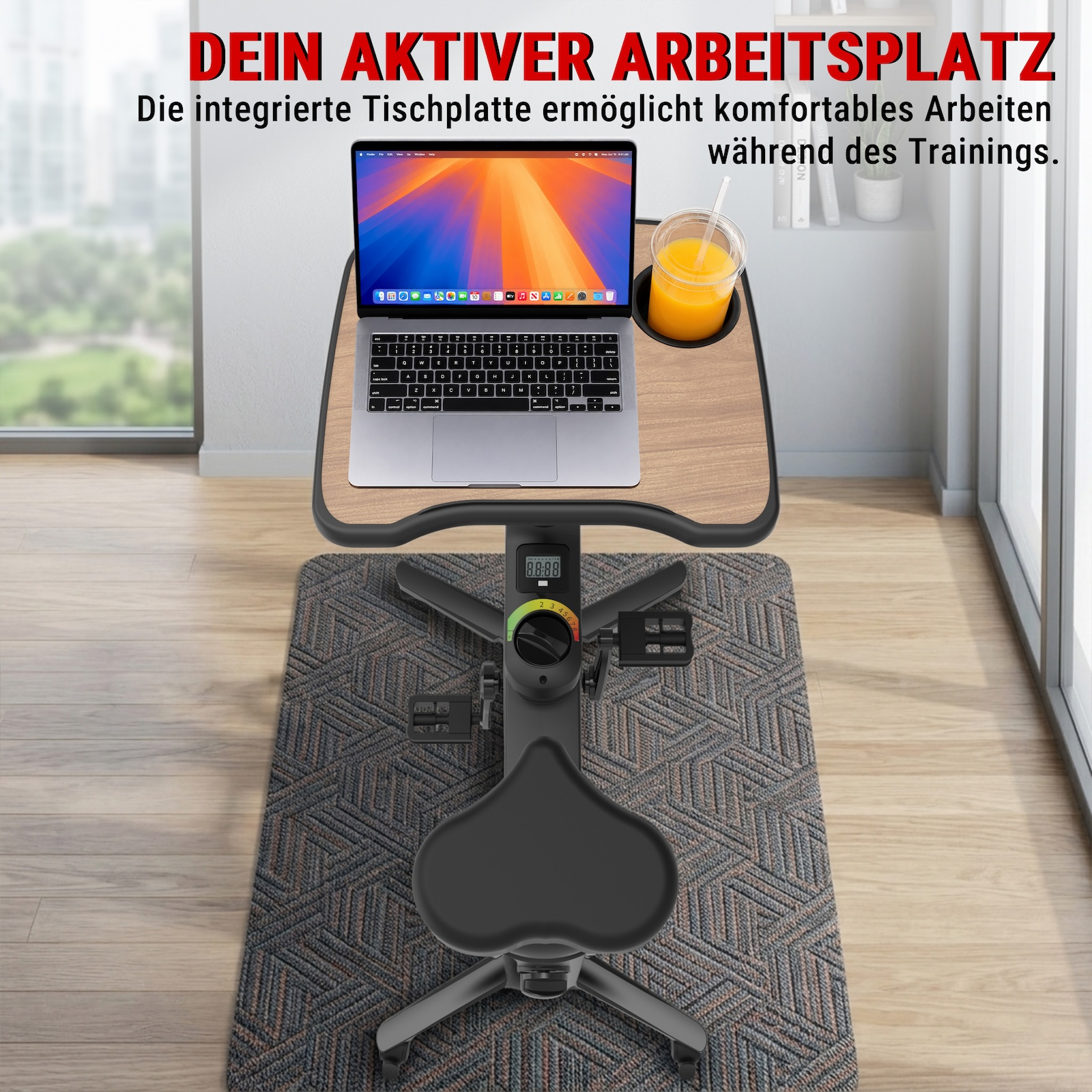Ein Schreibtisch-Fahrrad mit Laptop und Getränk. Digitale Anzeige.