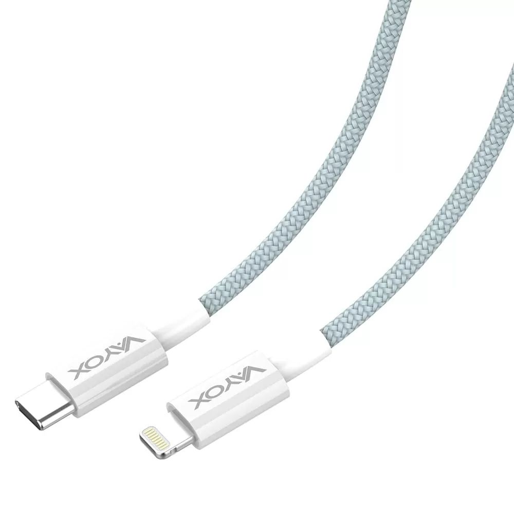 Ein graues USB-C-zu-Lightning-Kabel mit weißem Vayox-Schriftzug auf den Anschlüssen.