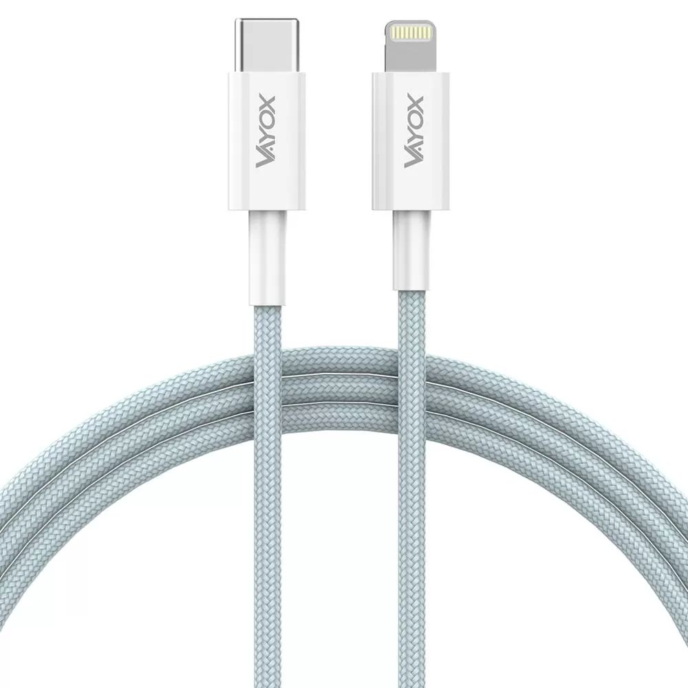 Zwei weiße Ladekabel, eines mit USB-C, das andere mit Lightning-Anschluss.