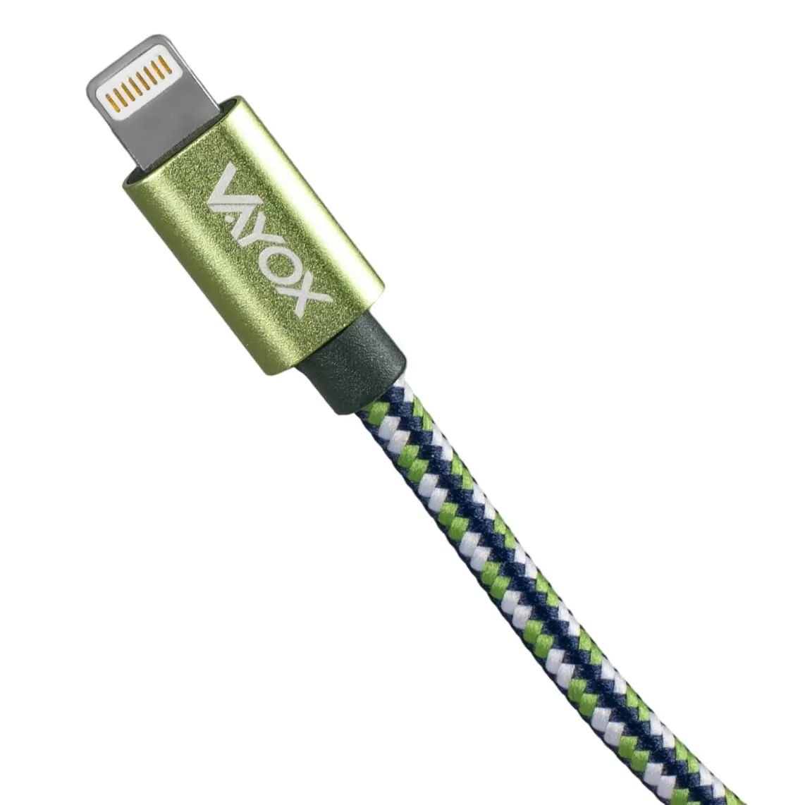 Ein grünes Ladekabel mit Vayox-Logo und weiß-grün-blauem Geflecht.