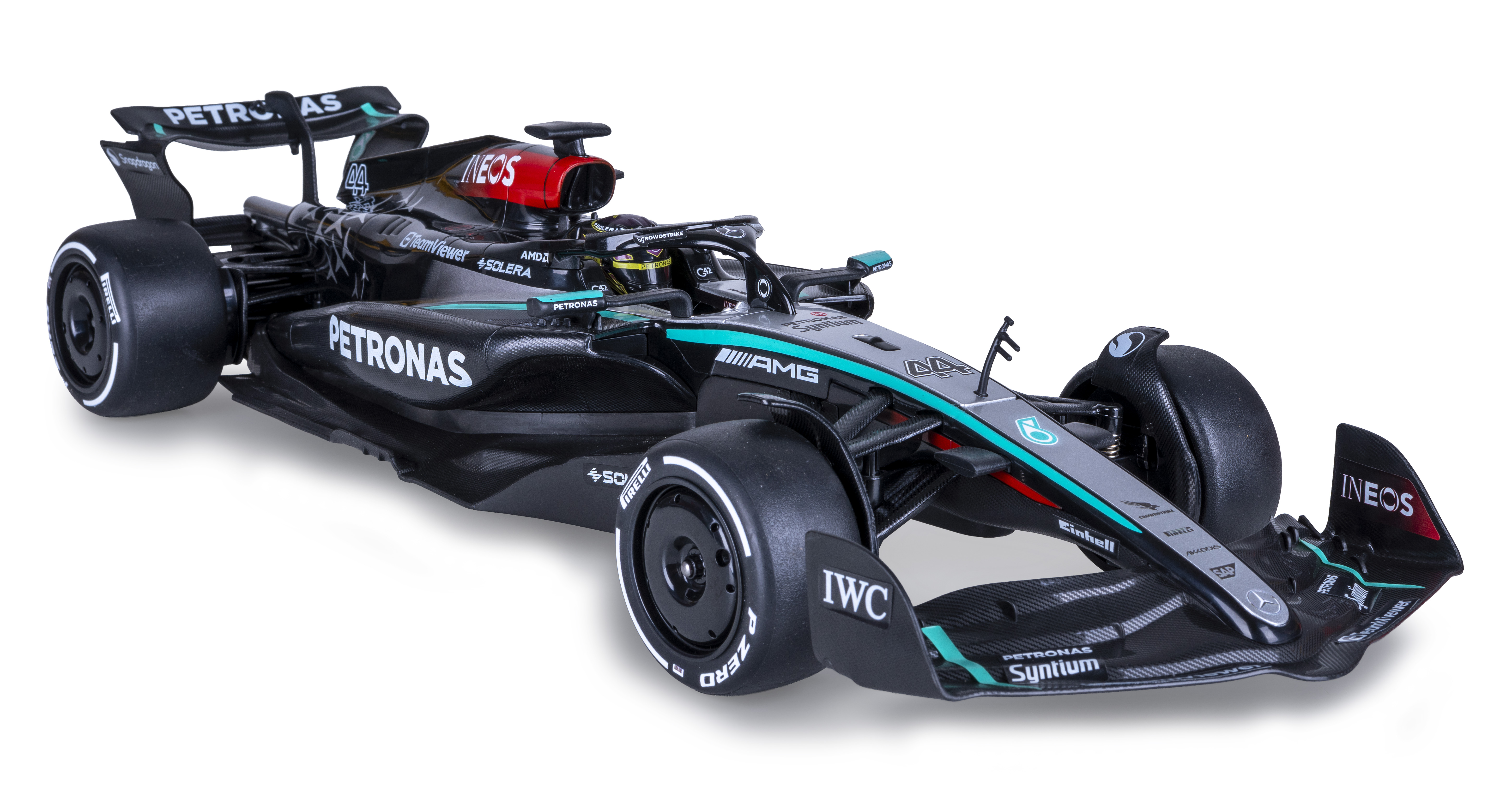 Ein schwarzer Formel-1-Rennwagen mit türkisen Akzenten und Logos wie PETRONAS.