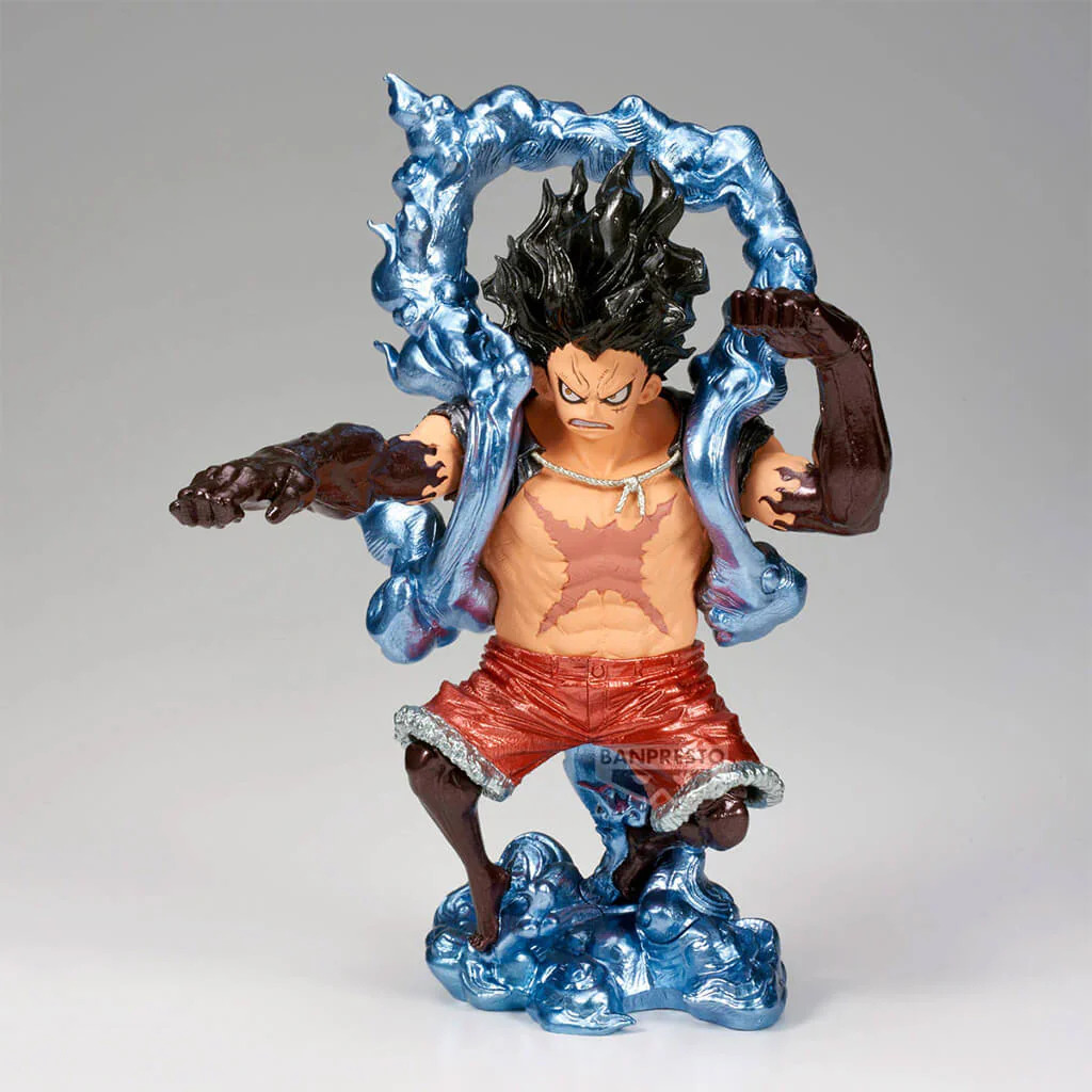 Figura de Monkey D. Luffy Gear 4 con efectos de humo azul y pantalones cortos rojos.