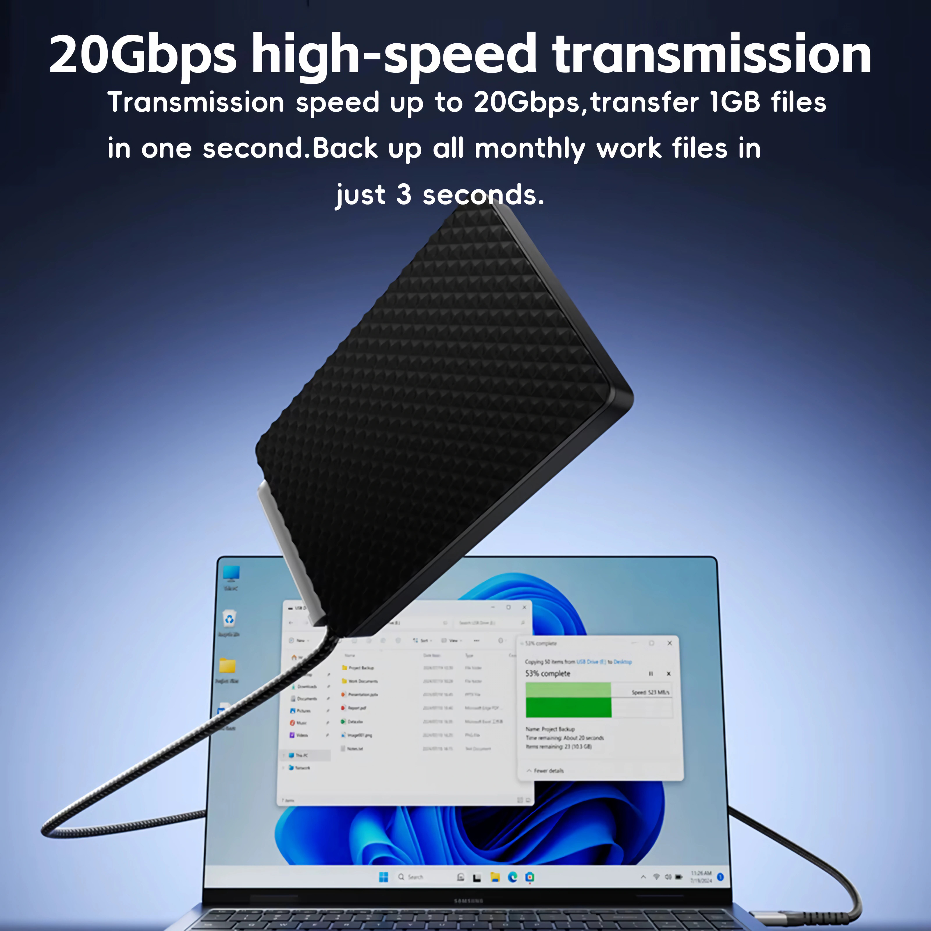 Ein schwarzes externes Laufwerk ist mit einem Laptop verbunden, der eine Dateiübertragung zeigt.
