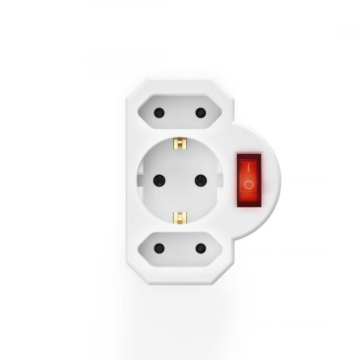 Ein weißer Mehrfachsteckdosenadapter mit drei Steckplätzen und einem roten Schalter.