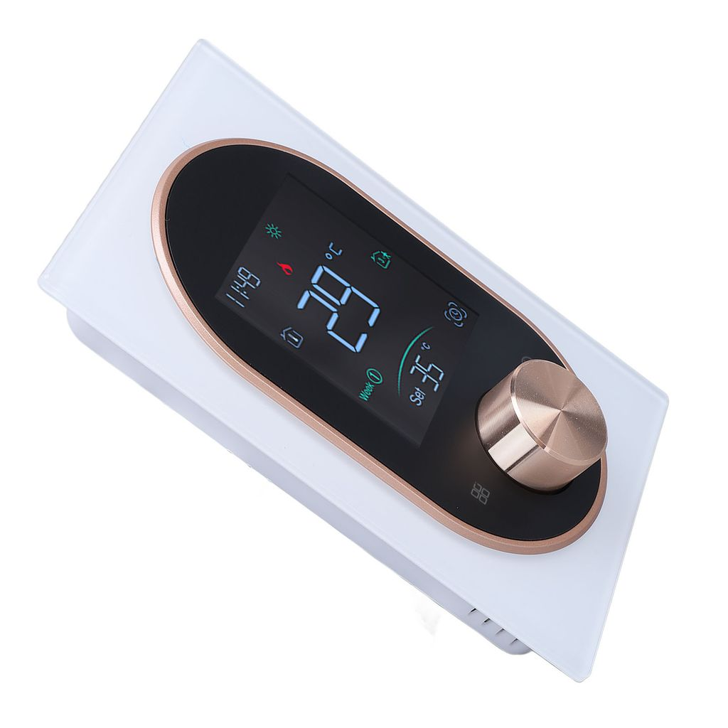 Ein weißer Thermostat mit digitaler Anzeige und goldenem Drehrad.
