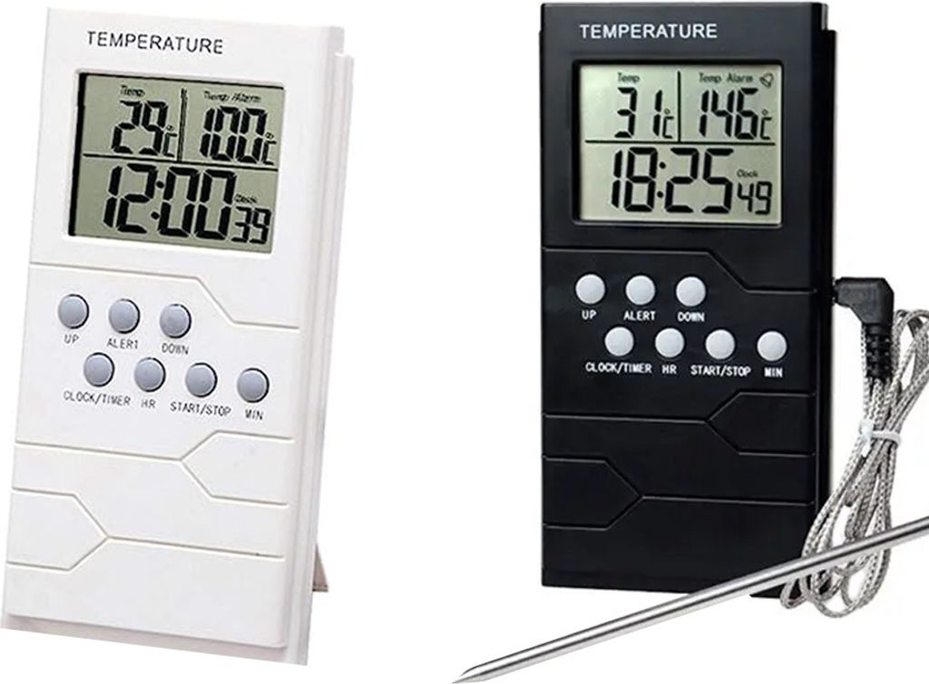 Zwei digitale Thermometer, eines weiß und eines schwarz, zeigen Temperatur und Uhrzeit an.