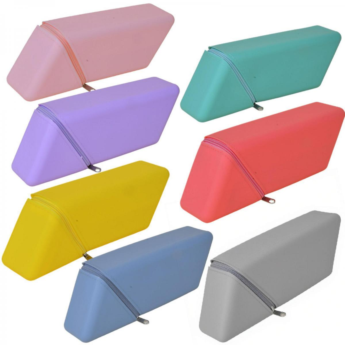 Sieben rechteckige Taschen in verschiedenen Farben mit Reißverschluss.