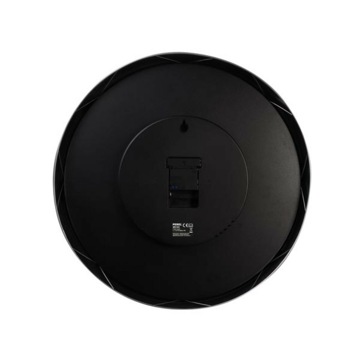 Vista trasera de un reloj de pared negro mostrando el mecanismo.