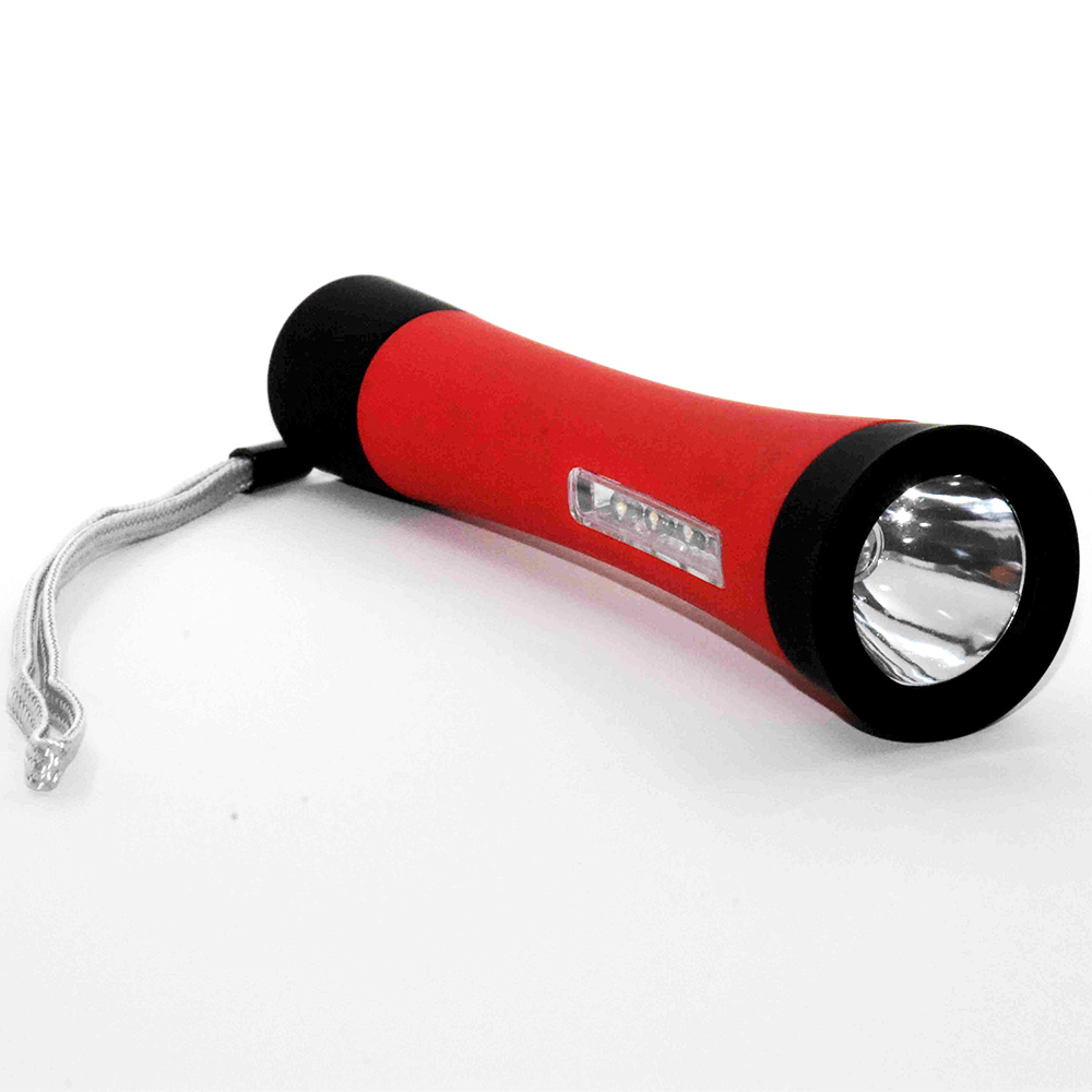 Siyah detaylı ve bilek kayışlı kırmızı el feneri beyaz zeminde duruyor.