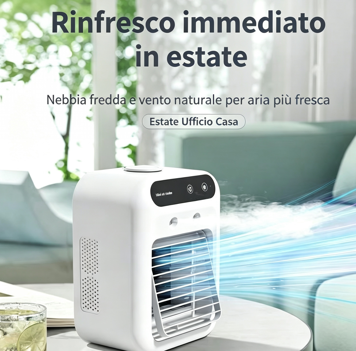 Un mini climatizzatore bianco emette vapore acqueo per rinfrescare l'aria.