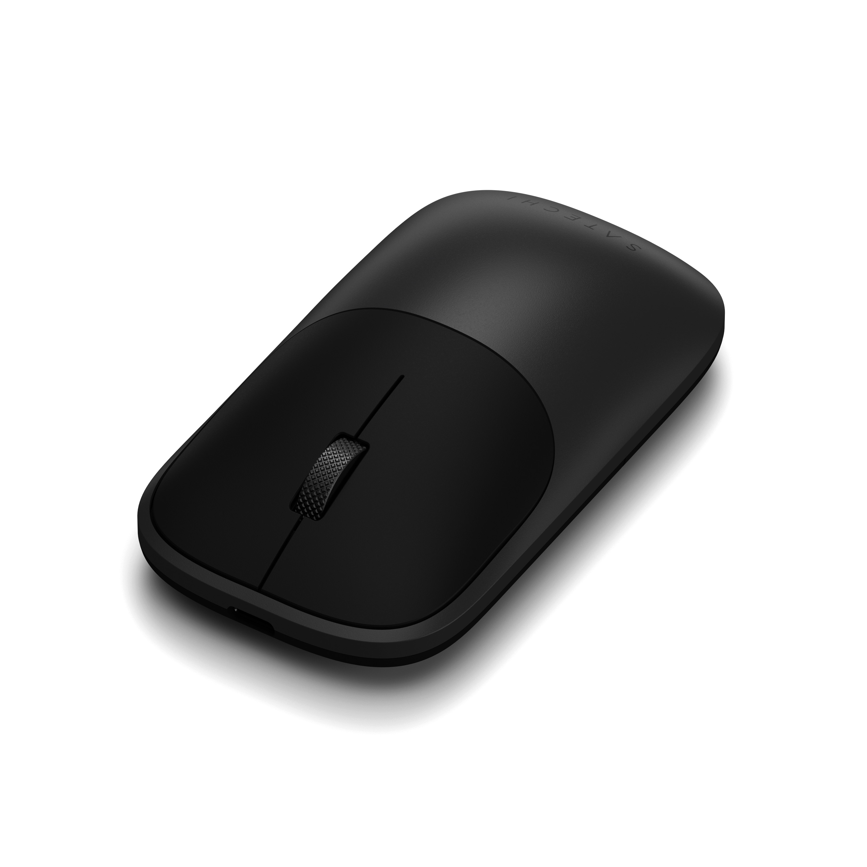 Een zwarte computermuis met een scrollwiel rust op een witte ondergrond.