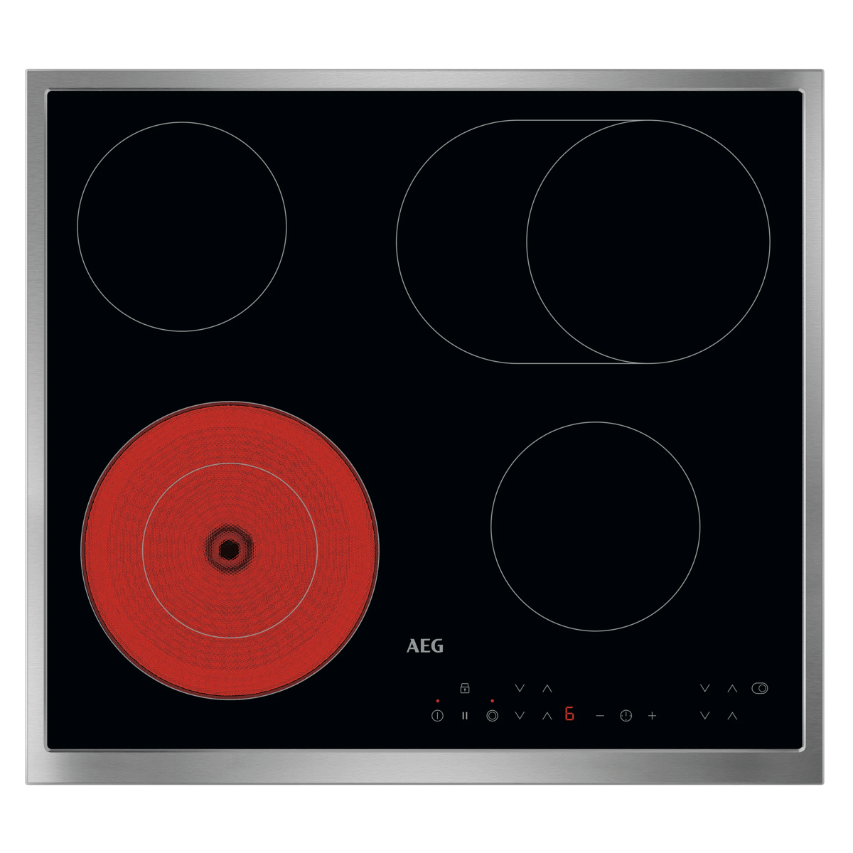 Piano cottura in vetroceramica nero con quattro zone, una incandescente rossa. Logo AEG e controlli in basso.