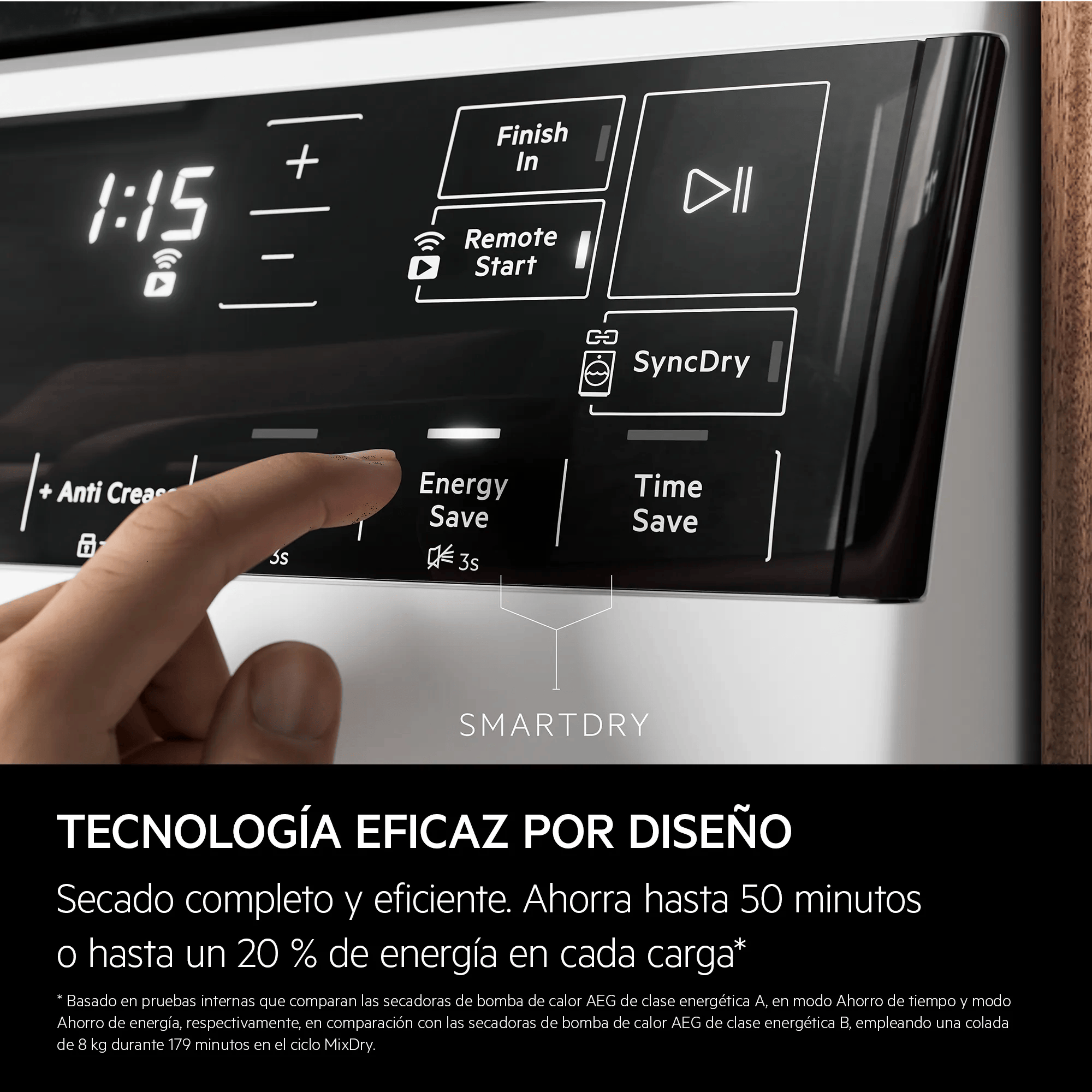 Primer plano del panel de control de una lavadora con temporizador y opciones.