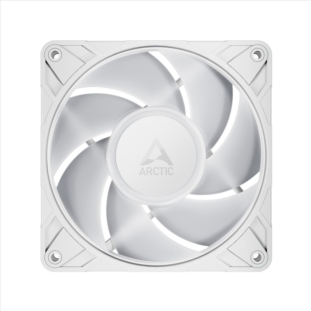 Ein weißer PC-Lüfter mit ARCTIC-Logo und geschwungenen Lüfterblättern.