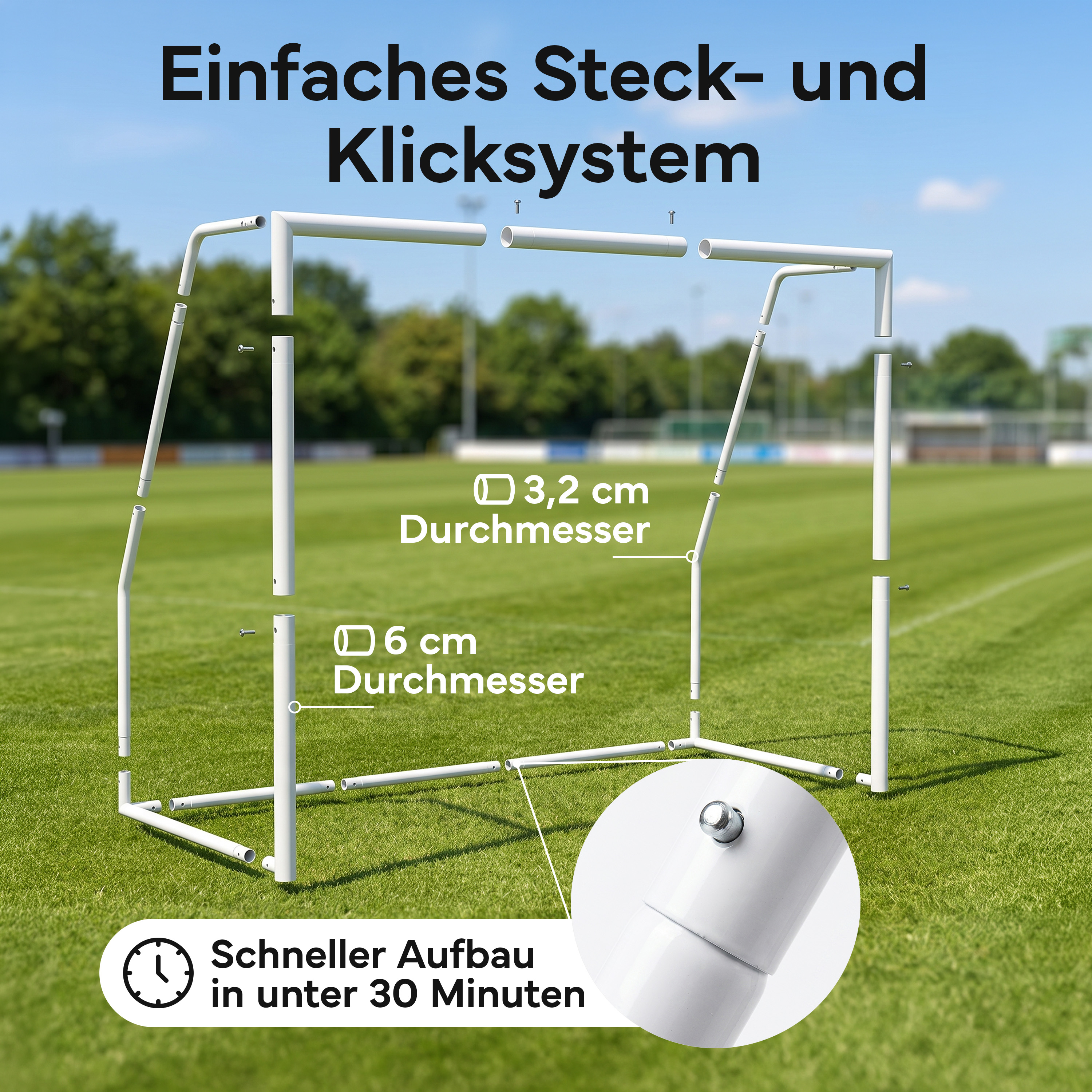 Ein weißes Fußballtor aus Rohren auf einem grünen Rasen.