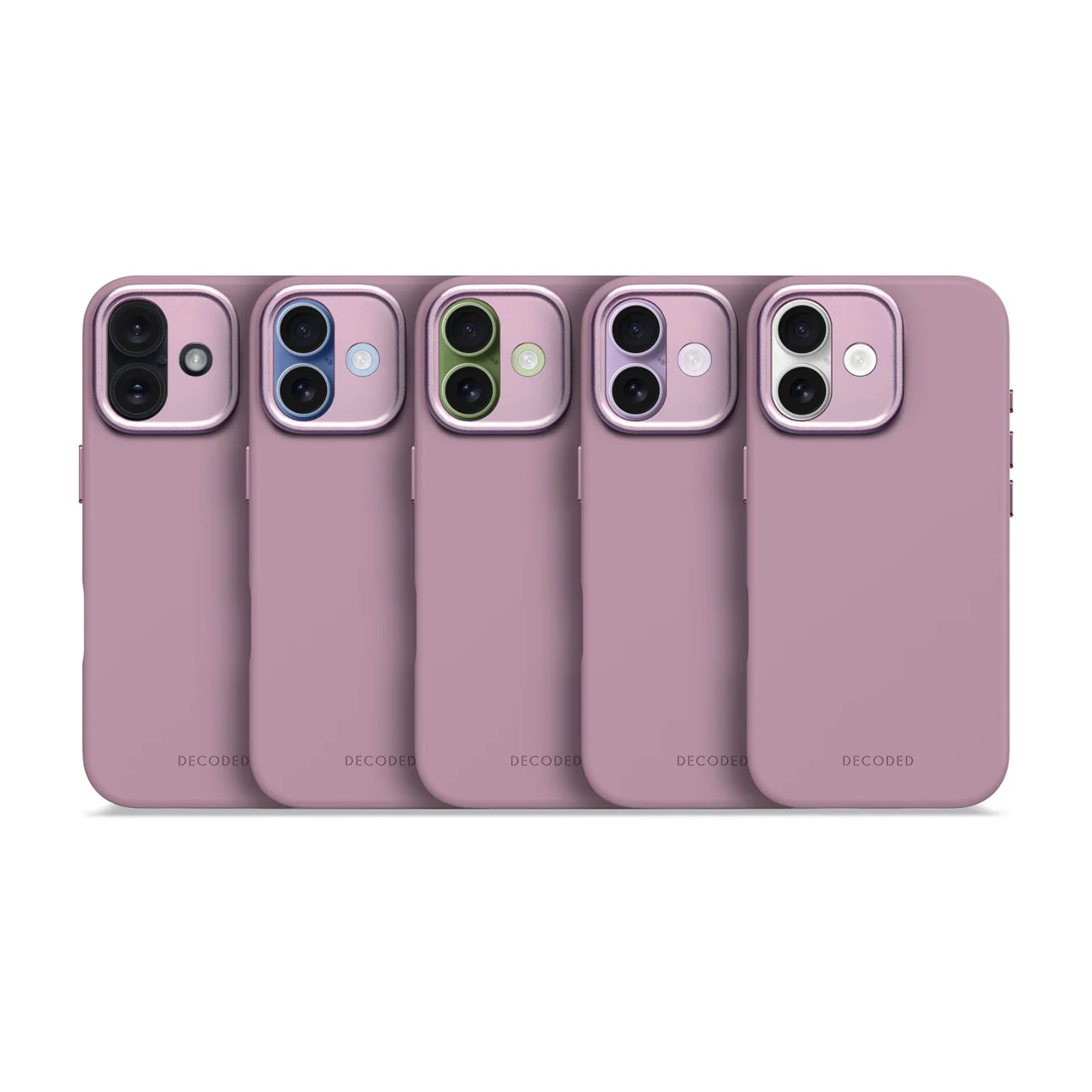 Fünf mauve Handyhüllen sind aufgereiht, jede mit einer doppelten Kameraaussparung und dem "DECODED"-Logo.