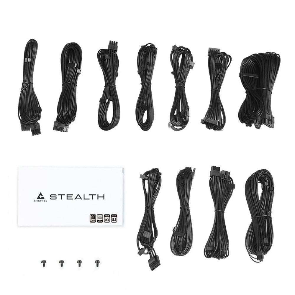 Schwarze Computerkabel und eine weiße Box mit der Aufschrift 'Stealth' und 80 Plus Bewertungen.