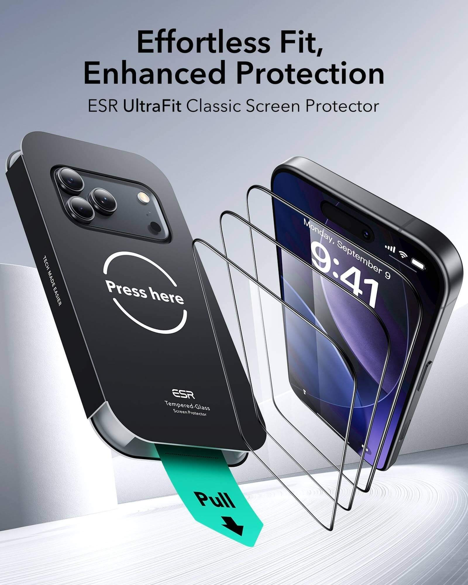 Uno smartphone nero con tre fotocamere e protezioni per lo schermo accanto.