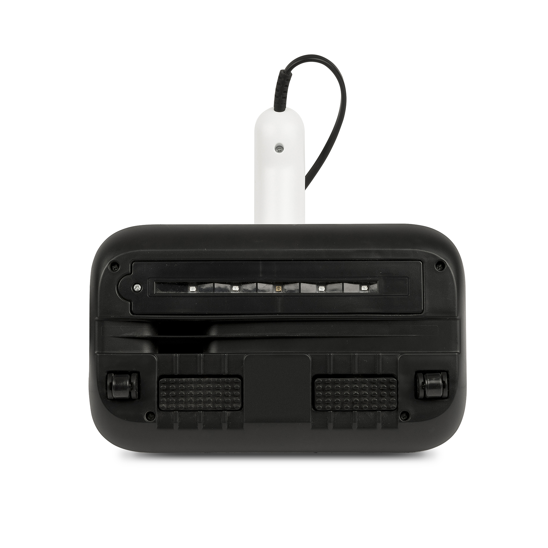 Parte inferior de un cabezal de aspiradora negro con mango y cable blancos.