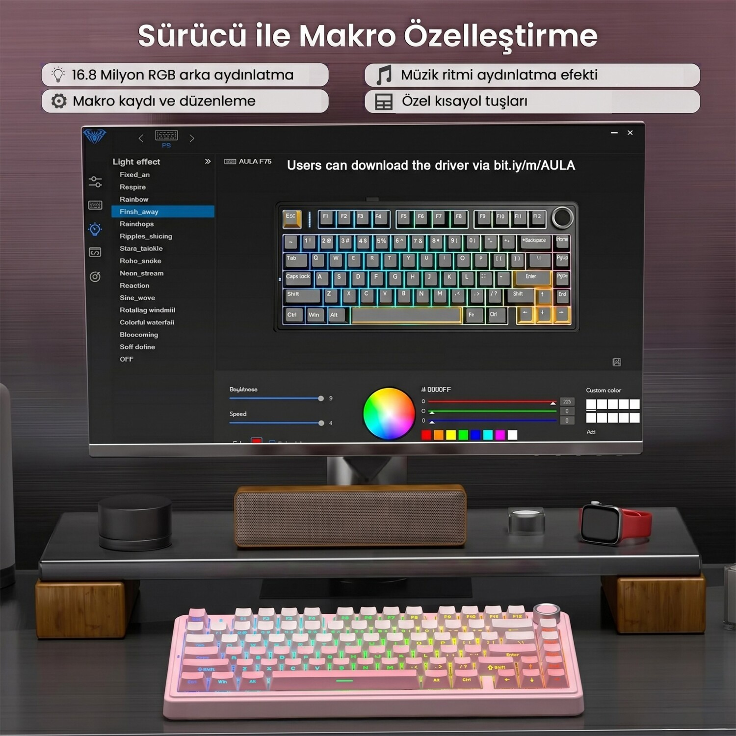 RGB aydınlatmalı pembe mekanik klavye ve kişiselleştirme yazılımı gösteren bilgisayar ekranı.