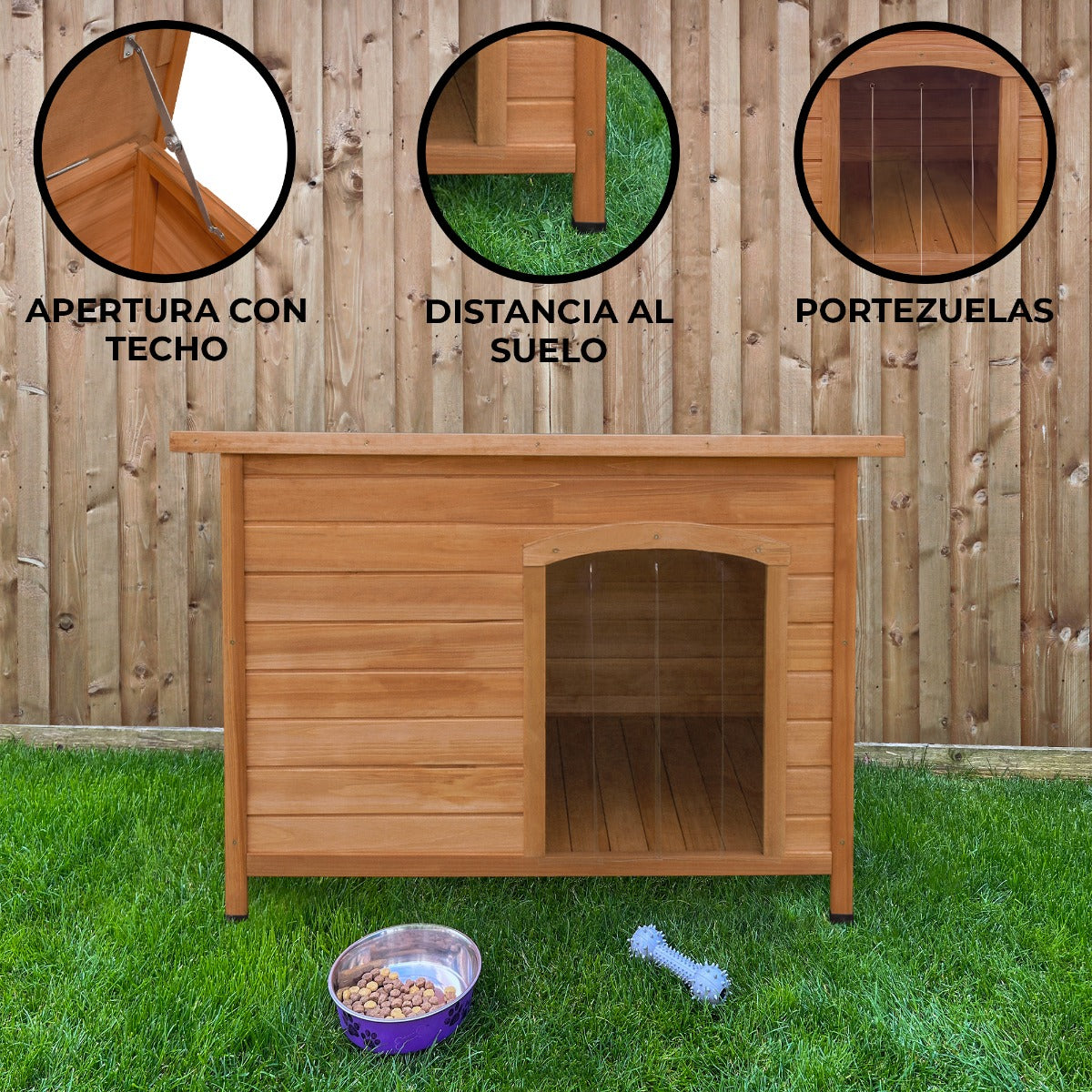 Una caseta de madera para perros con puerta, cuenco de comida y juguete en el césped.