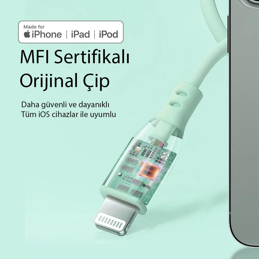 MFI sertifikalı şarj kablosu, Lightning konektörü ve görünür devre kartı.
