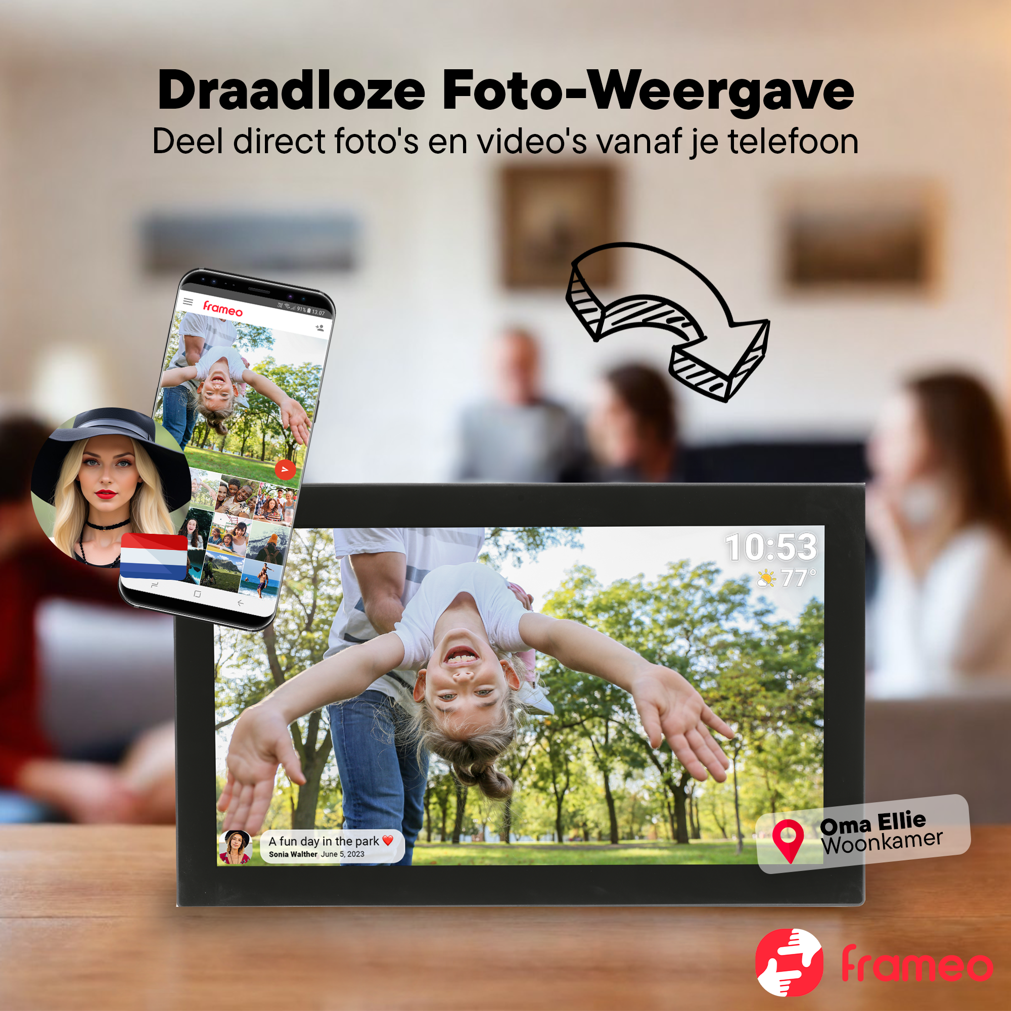 Ein digitaler Fotorahmen zeigt ein lachendes Mädchen, das kopfüber gehalten wird. Daneben ein Handy.