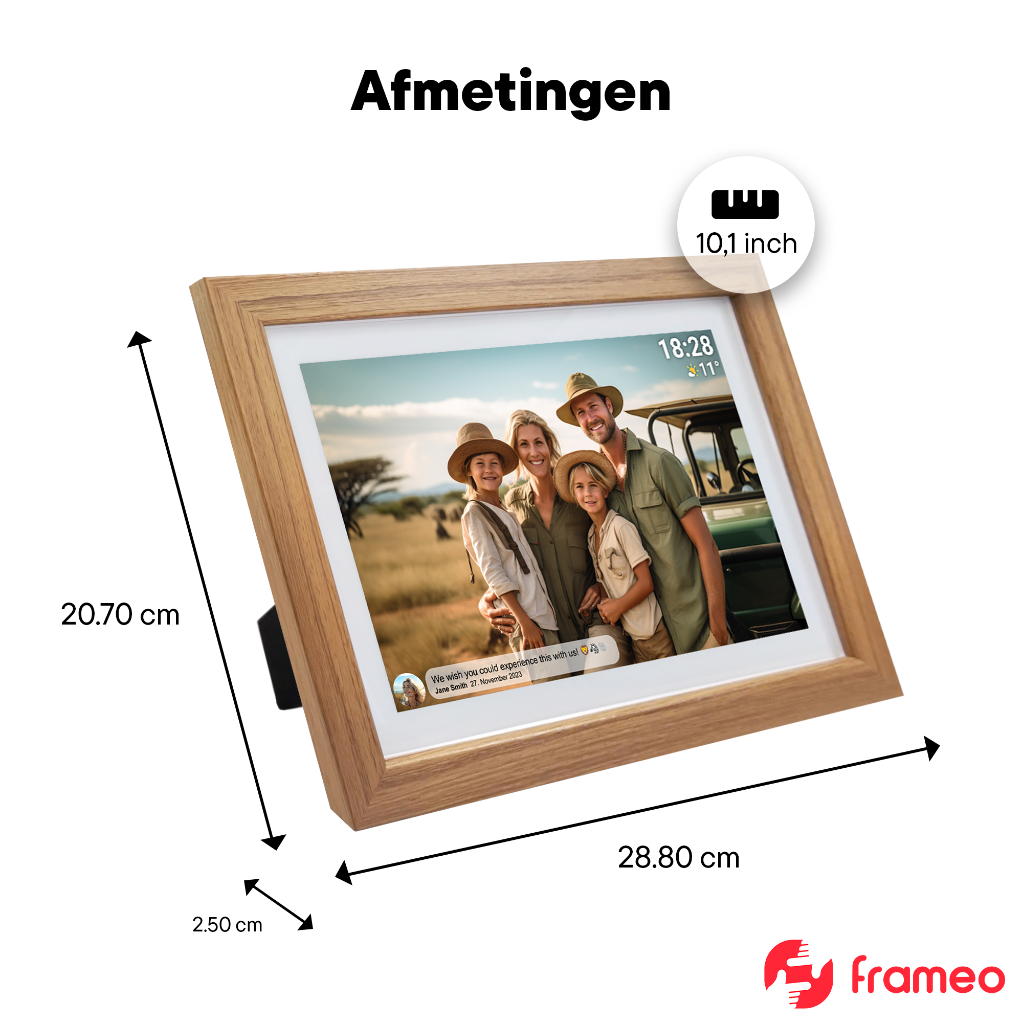 Pantalla de fotos digital con marco de madera y una familia al aire libre. Se muestran dimensiones.