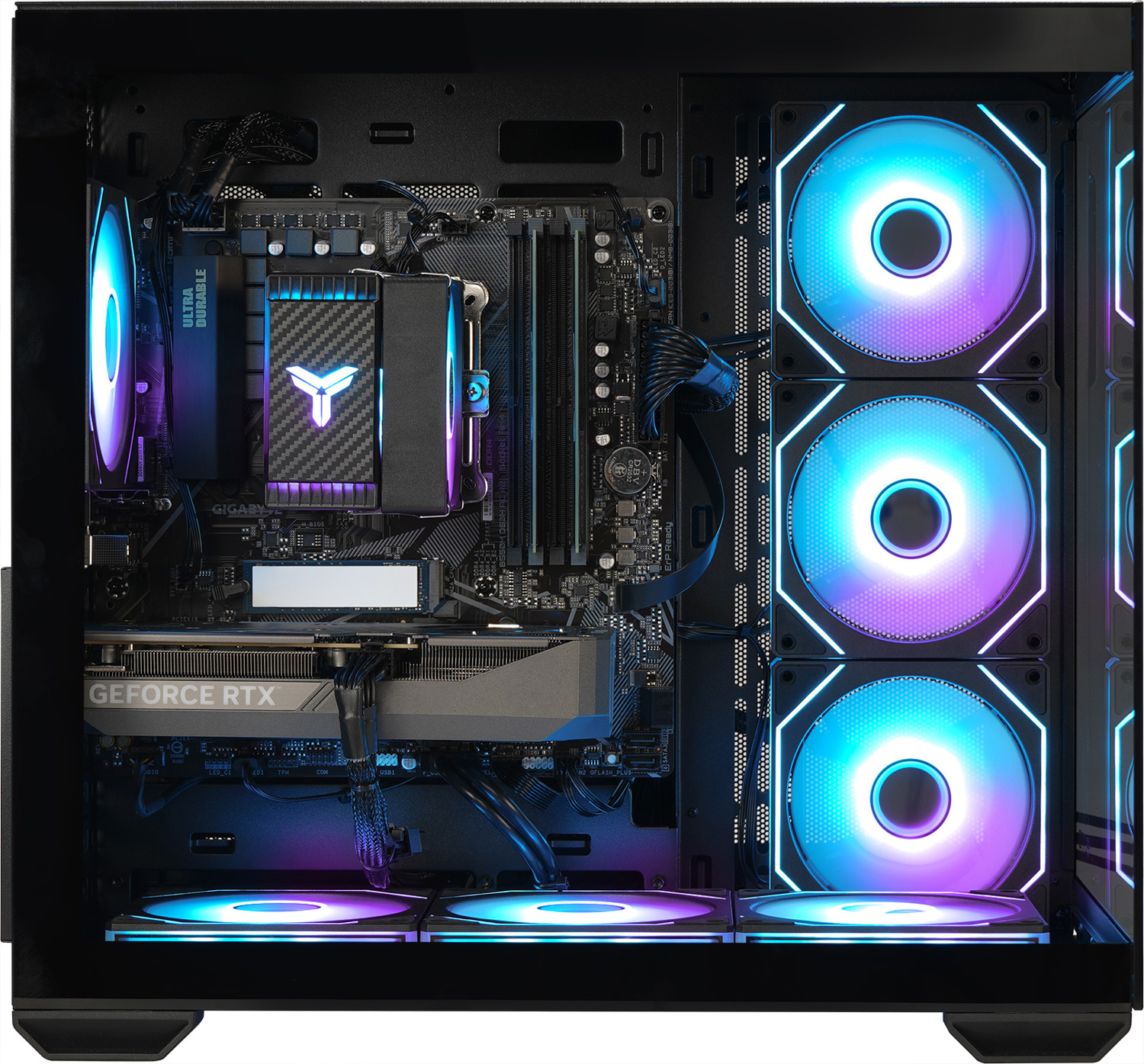 Boîtier PC ouvert montrant des ventilateurs RGB et des composants internes.