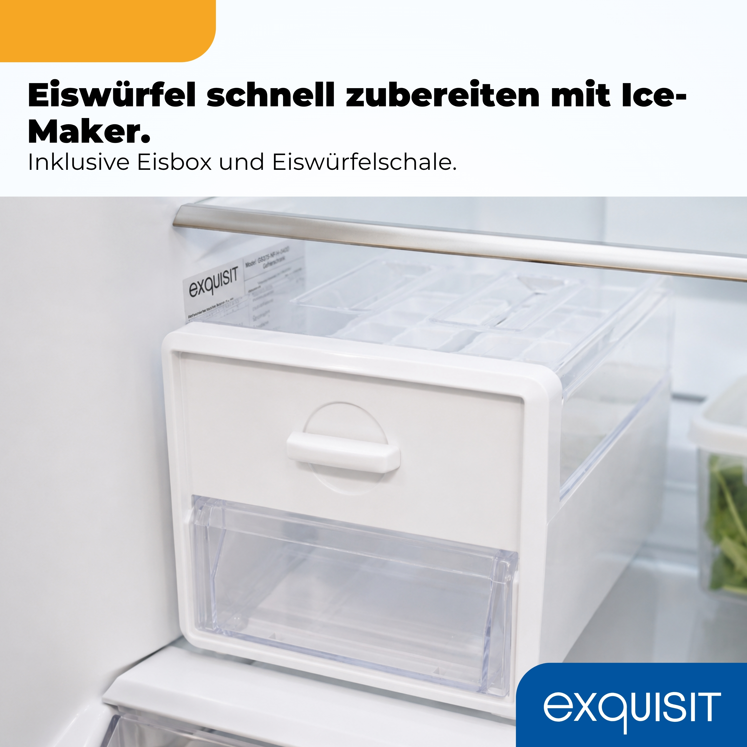 Eiswürfelbehälter mit Griff und Eiswürfelschale im Kühlschrank.