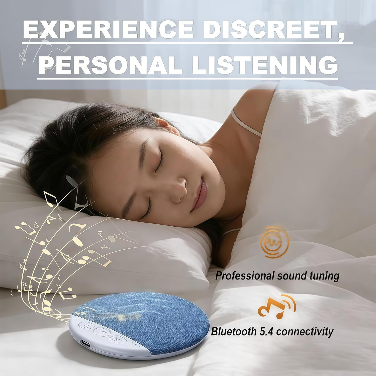 Frau schläft im Bett mit blauem Lautsprecher und Musiknoten.