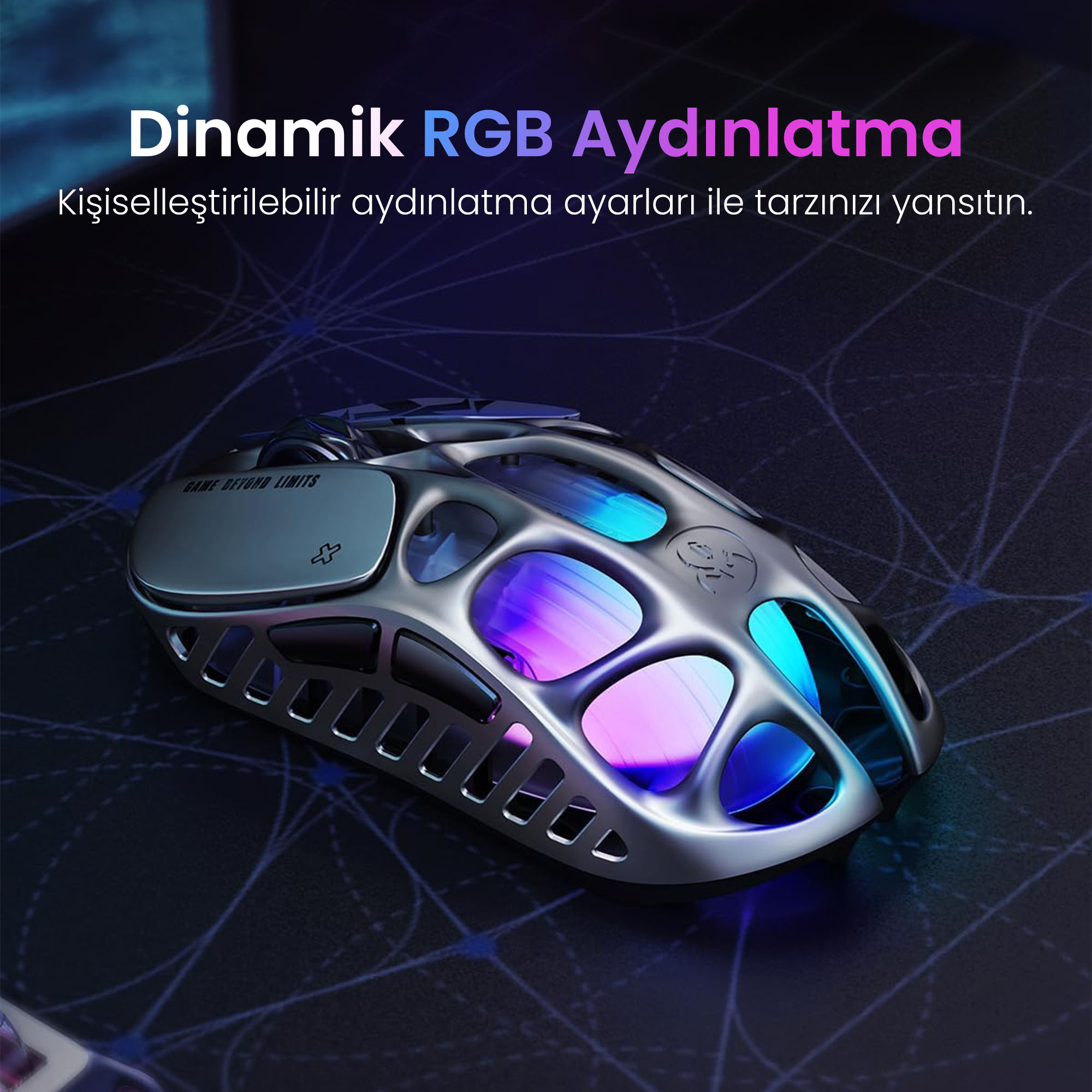 Gümüş oyuncu faresi, koyu arka plan üzerinde dinamik RGB aydınlatmalı.