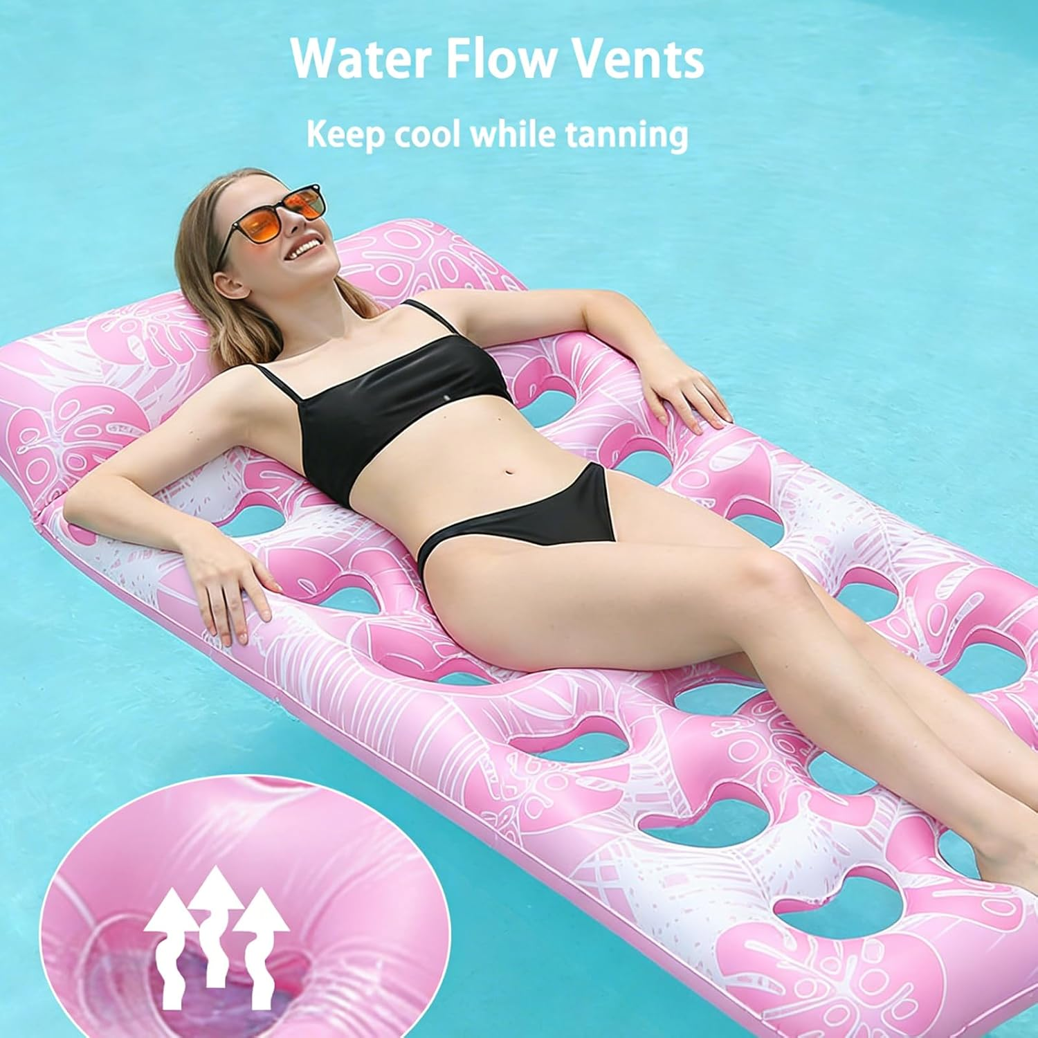 Frau entspannt sich auf pinker Luftmatratze mit Wasserdurchflussöffnungen im Pool.