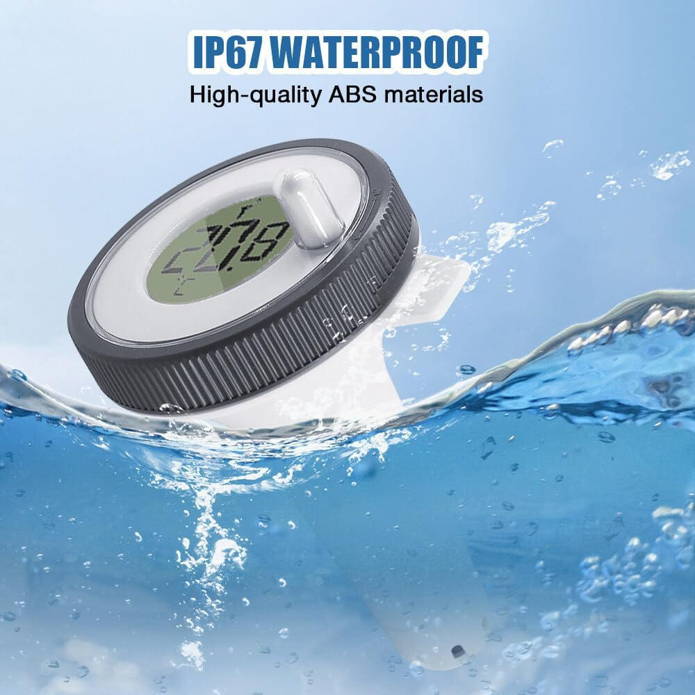 Wasserdichtes Digitalthermometer im Wasser, zeigt 77,8 an.